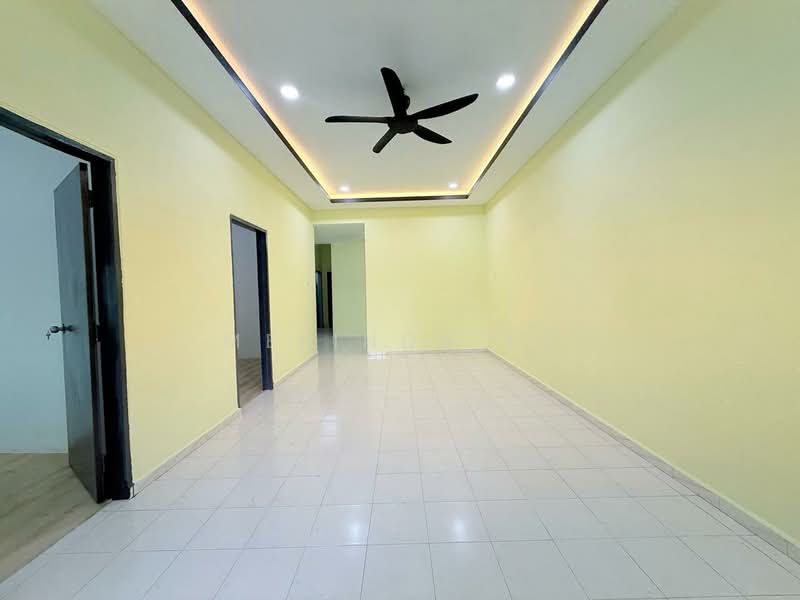 1-storey Terraced House for Sale in Taman Ungku Tun Aminah (Skudai) - Melinda Ee - Living Room - PropertyGuru.com.my