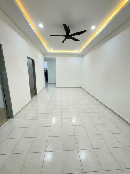 Rumah Teres 1 Tingkat untuk Dijual di Taman Ungku Tun Aminah (Skudai) - Melinda Ee - Living Room - PropertyGuru.com.my