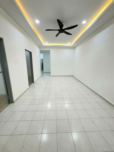Rumah Teres 1 Tingkat untuk Dijual di Taman Ungku Tun Aminah (Skudai) - Melinda Ee - Living Room - PropertyGuru.com.my
