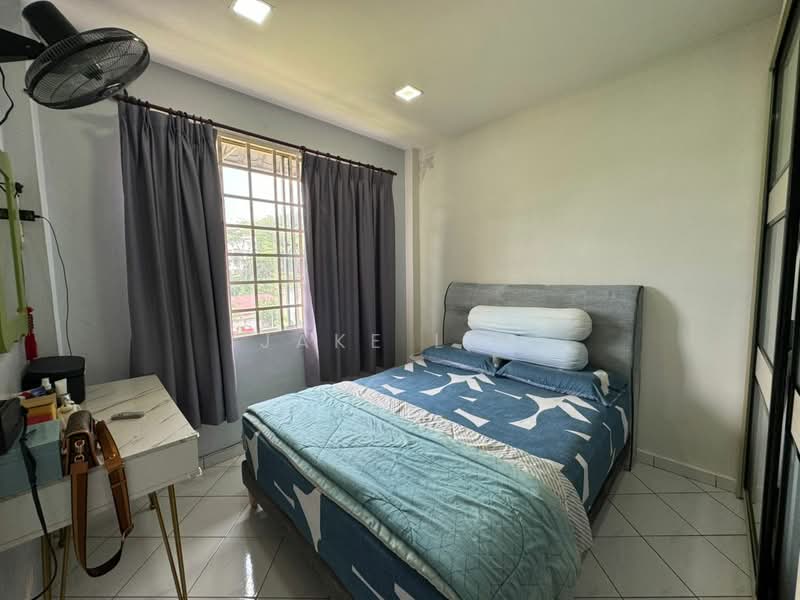 Apartment for Sale at Pangsapuri Orkid - Jake Lim - Bedroom - PropertyGuru.com.my