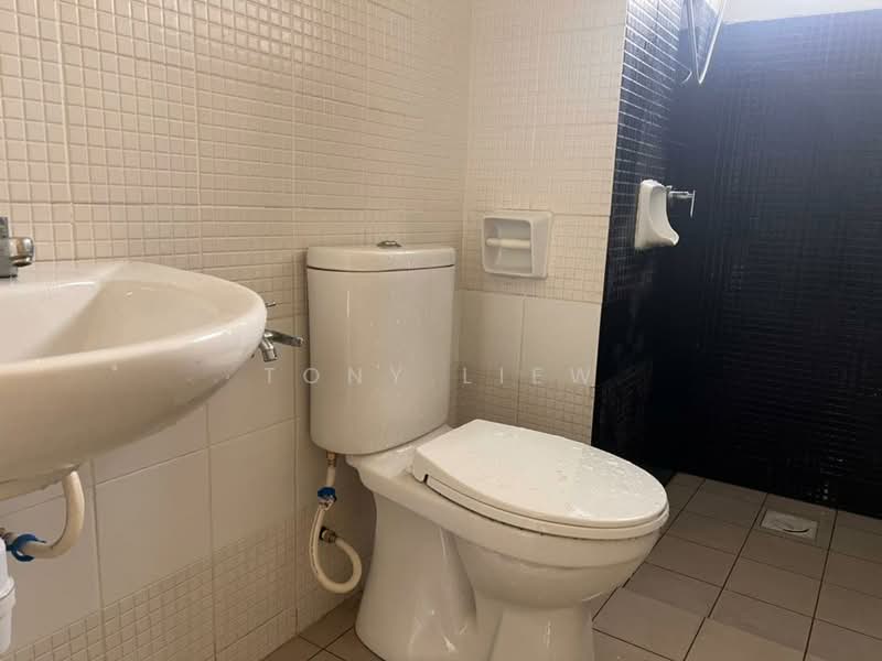 Axis Residence untuk Untuk Dijual - RM 350,000, Mac 2026 - Bathroom - PropertyGuru.com.my