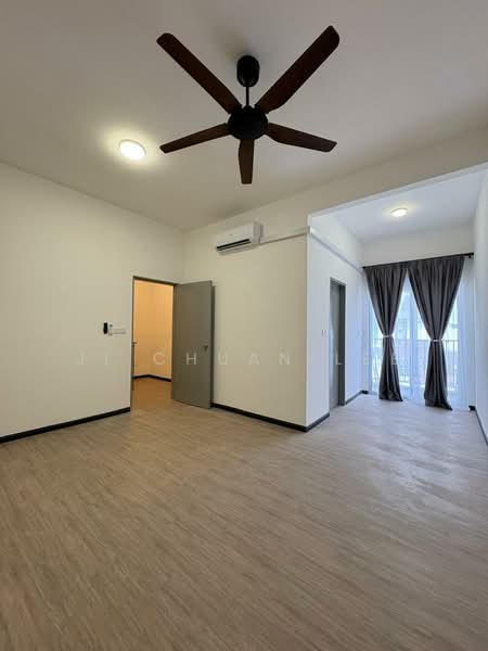 Townhouse for Sale in Sepang (Selangor) - Ji Chuan Lee - Living Room - PropertyGuru.com.my