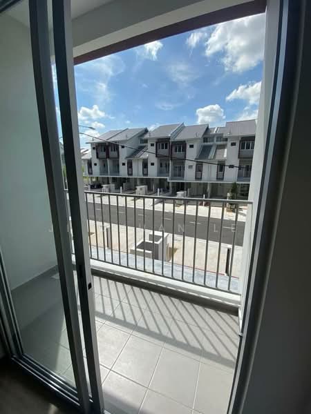 Townhouse for Sale in Sepang (Selangor) - Ji Chuan Lee - Balcony - PropertyGuru.com.my