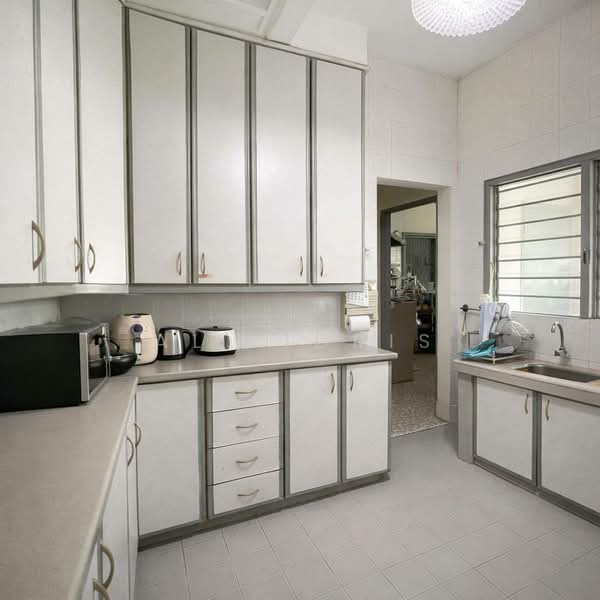 Bangsar untuk Untuk Dijual - RM 5,800,000, Mac 2026 - Kitchen - PropertyGuru.com.my