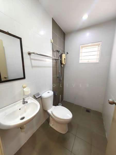 2.5-storey Terraced House for Rent in Seri Jalil (Bukit Jalil) - Mak Oliver - Bathroom - PropertyGuru.com.my