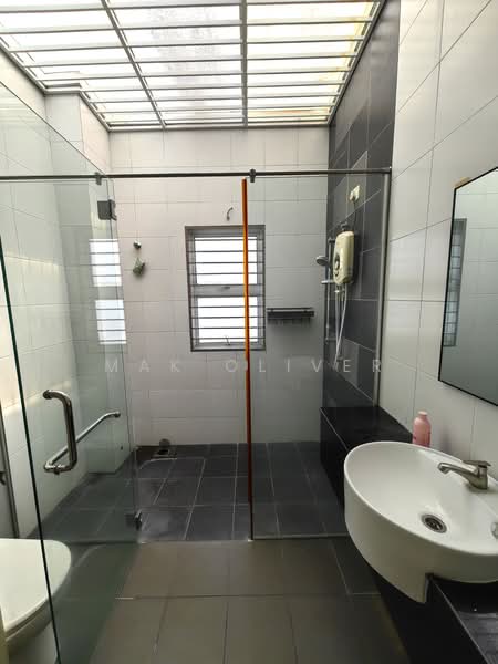 2.5-storey Terraced House for Rent in Seri Jalil (Bukit Jalil) - Mak Oliver - Bathroom - PropertyGuru.com.my