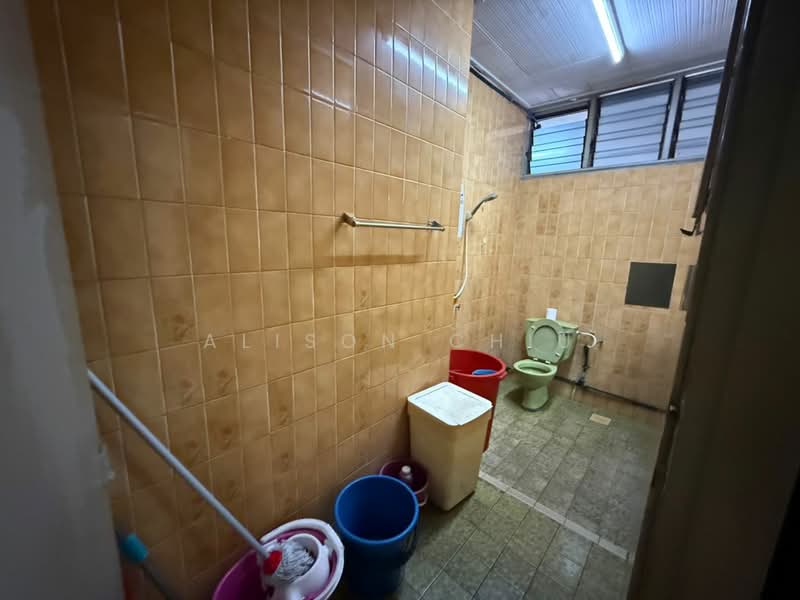 Taman Bukit Maluri 2sty End Lot, 30x80sf, Kitchen extended untuk Untuk Dijual - RM 1,350,000, Mac 2026 - Bathroom - PropertyGuru.com.my