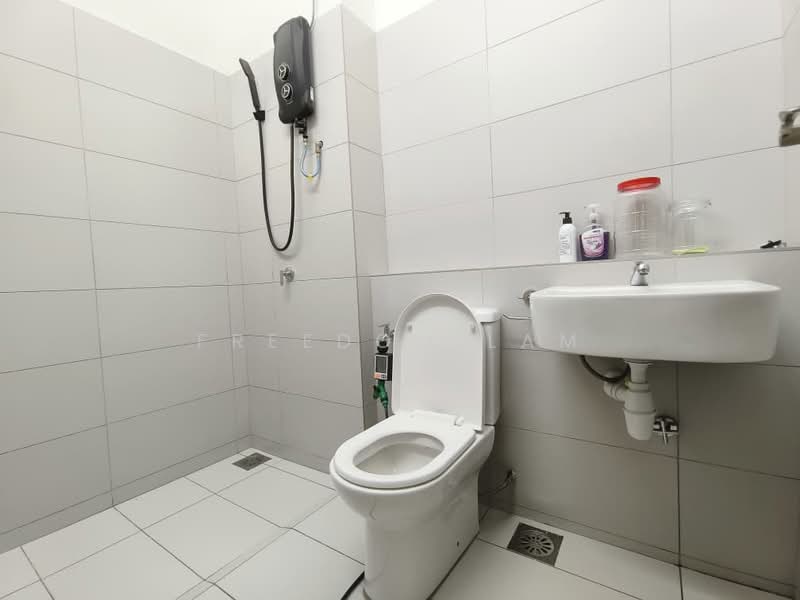 Terraced House for Sale in Johor Bahru (Johor) - Freedom Lam - Bathroom - PropertyGuru.com.my
