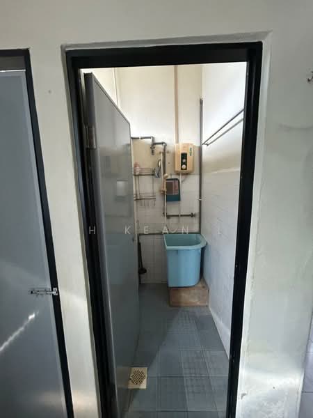 Taman Merak untuk Untuk Dijual - RM 320,000, Apr 2026 - Bathroom - PropertyGuru.com.my