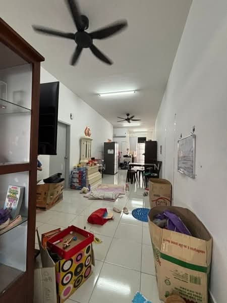 1-storey Terraced House for Sale in Bandar Putra (Kulai) - Iden Tan - Living Room - PropertyGuru.com.my