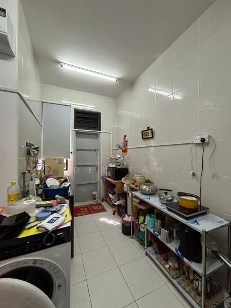 1-storey Terraced House for Sale in Bandar Putra (Kulai) - Iden Tan - Kitchen - PropertyGuru.com.my