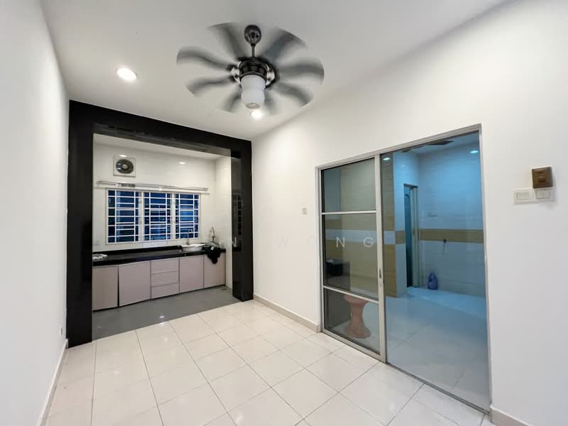 Rumah Teres 3 Tingkat untuk Dijual di Pesona Kemuning (Shah Alam) - Ken Wong - Kitchen - PropertyGuru.com.my