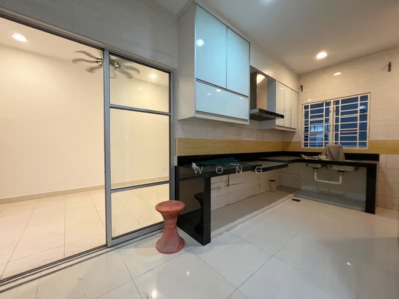 Rumah Teres 3 Tingkat untuk Dijual di Pesona Kemuning (Shah Alam) - Ken Wong - Kitchen - PropertyGuru.com.my