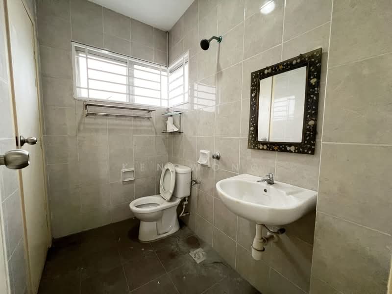 Rumah Teres 3 Tingkat untuk Dijual di Pesona Kemuning (Shah Alam) - Ken Wong - Bathroom - PropertyGuru.com.my