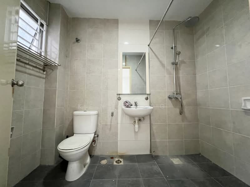 Rumah Teres 3 Tingkat untuk Dijual di Pesona Kemuning (Shah Alam) - Ken Wong - Bathroom - PropertyGuru.com.my