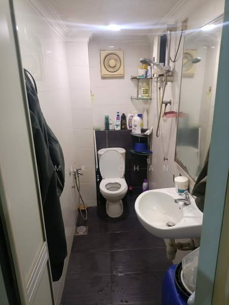 Apartment for Sale at Ascadia Lake View Apartment - Miki Chan - Bathroom - PropertyGuru.com.my