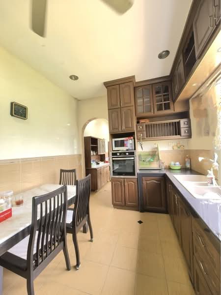 Bandar Bukit Tinggi 2 untuk Untuk Dijual - RM 1,900,000, Mac 2026 - Kitchen - PropertyGuru.com.my