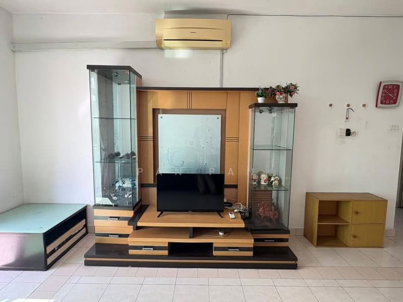 Apartment for Rent at Bayu Puteri 1 - Pan Pan - Living Room - PropertyGuru.com.my