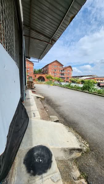 Warehouse for Sale in Taman Universiti Indah (Seri Kembangan) - Shin Lynn Yeap - Exterior - PropertyGuru.com.my
