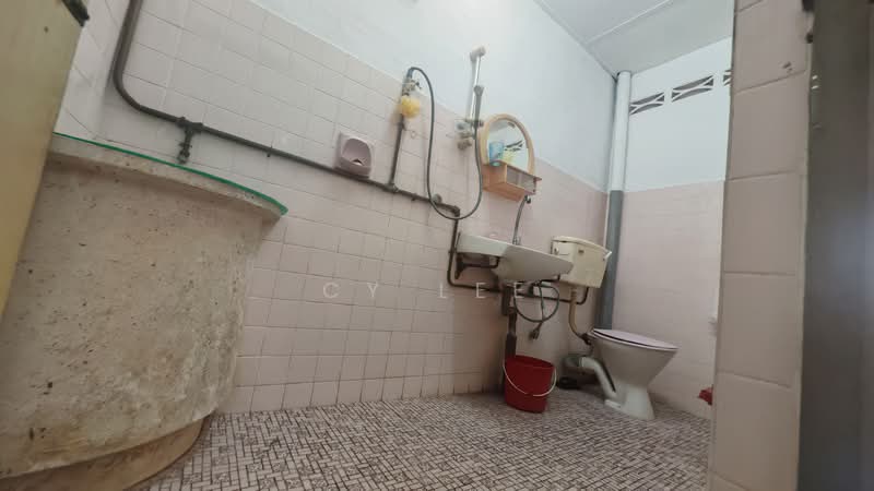 Pekan Razaki untuk Untuk Dijual - RM 240,000, Mac 2026 - Bathroom - PropertyGuru.com.my