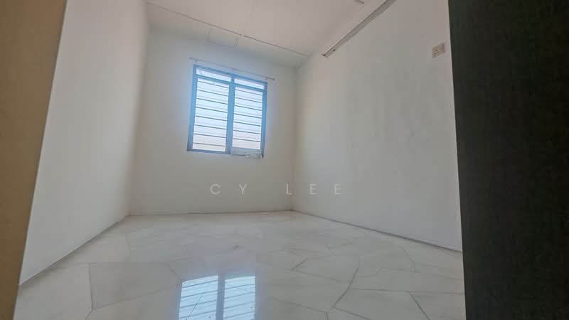 Pekan Razaki untuk Untuk Dijual - RM 240,000, Mac 2026 - Bedroom - PropertyGuru.com.my