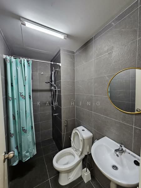 Service Residence for Sale at Majestic Maxim - Kah Hing - Bathroom - PropertyGuru.com.my