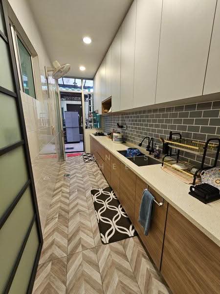 Semi-Detached House for Rent in Taman 1080 Residence (Kajang) - Francis Thee - Kitchen - PropertyGuru.com.my