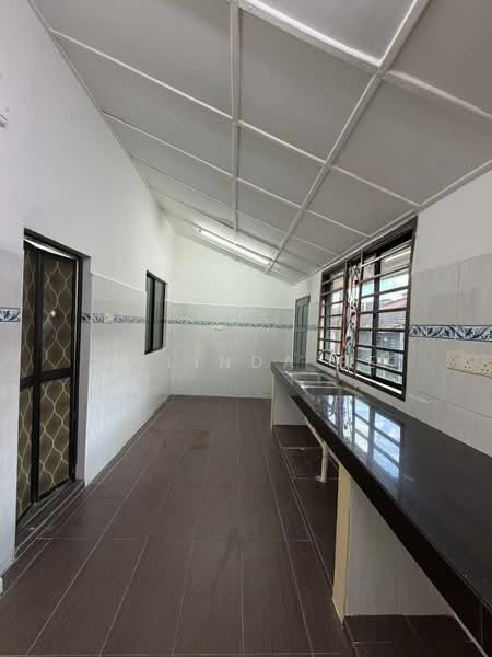 1-storey Terraced House for Sale in Bandar Putra (Kulai) - Melinda Ee - Kitchen - PropertyGuru.com.my