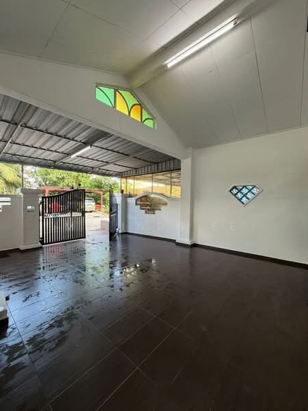 1-storey Terraced House for Sale in Bandar Putra (Kulai) - Melinda Ee - Entrance - PropertyGuru.com.my