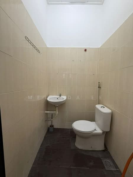 1-storey Terraced House for Sale in Bandar Putra (Kulai) - Melinda Ee - Bathroom - PropertyGuru.com.my