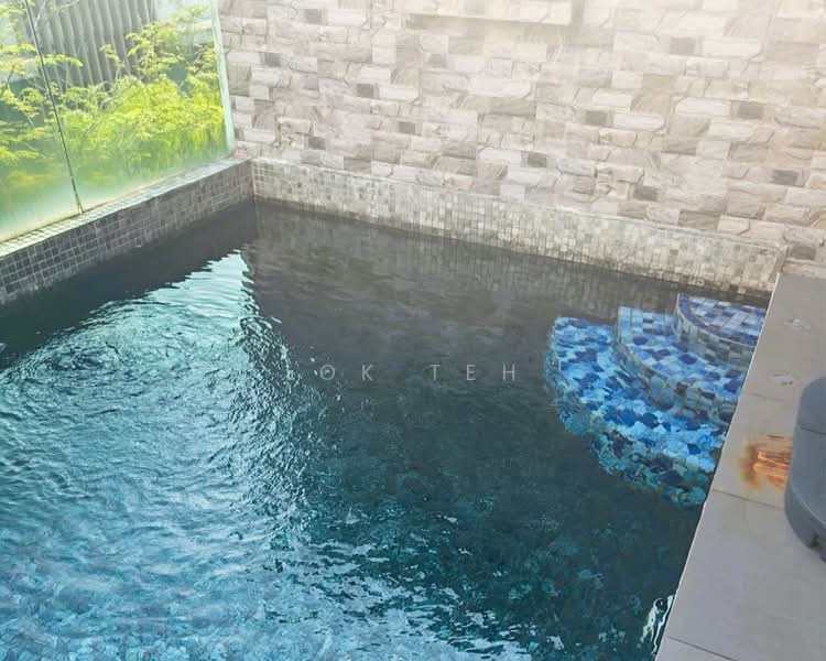 Semi-Detached House for Rent in Bandar Nusaputra (Puchong) - Lok Teh - Pool - PropertyGuru.com.my