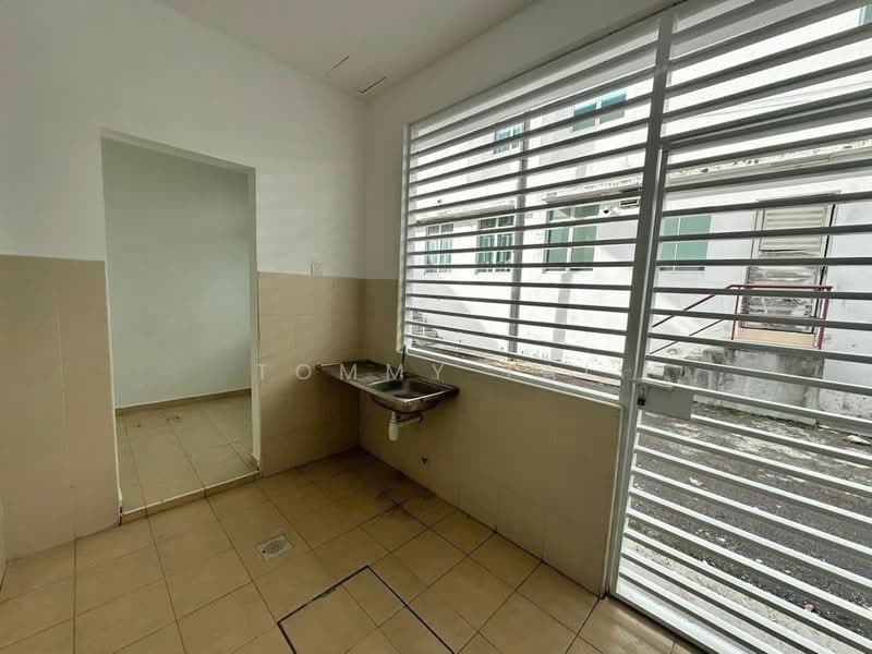 2-storey Terraced House for Sale in Nusa Sentral (Iskandar Puteri (Nusajaya)) - Tommy Tai - Kitchen - PropertyGuru.com.my
