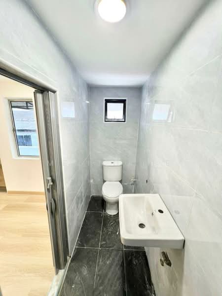 Taman Desa Cemerlang untuk Untuk Dijual - RM 418,000, Mac 2026 - Bathroom - PropertyGuru.com.my