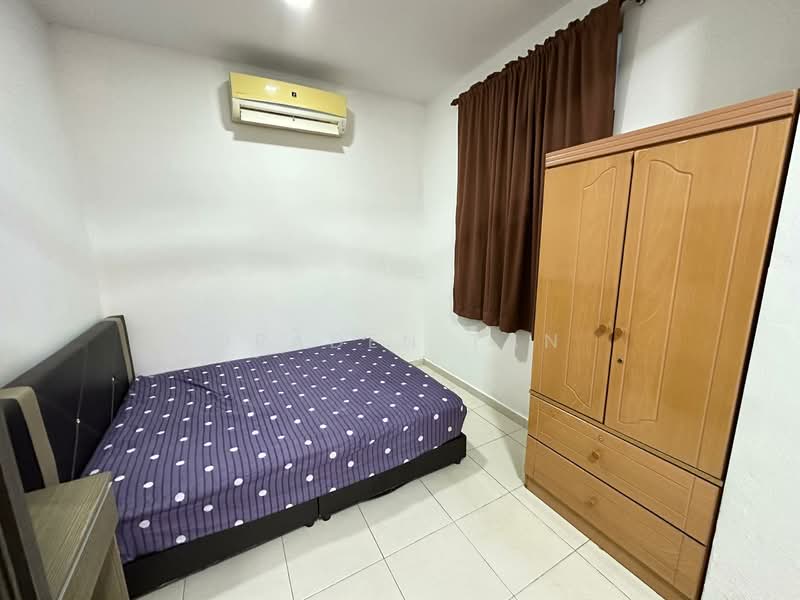 2-storey Terraced House for Rent in Taman Daya (Johor Bahru) - Braden Tan - Bedroom - PropertyGuru.com.my