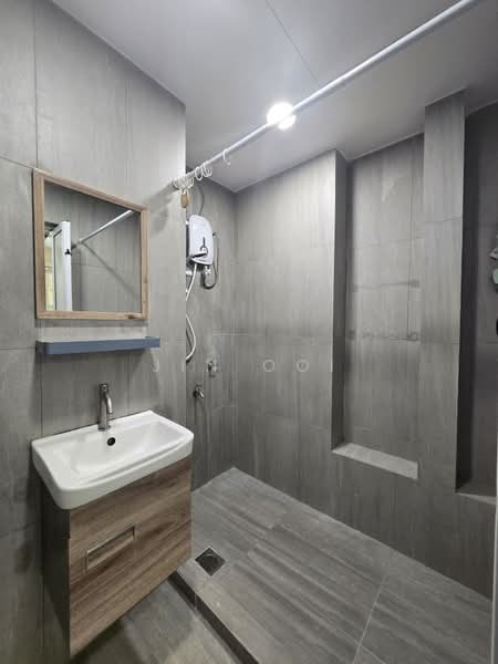 Service Residence for Rent at Ritze Perdana 1 - Jin Ooi - Bathroom - PropertyGuru.com.my