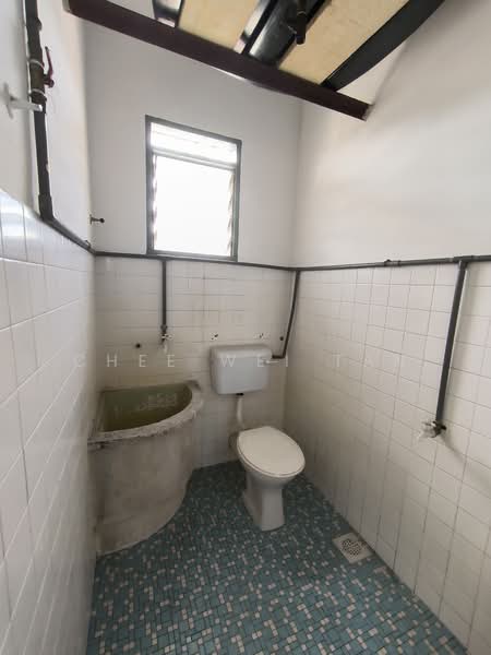 Taman Cahaya Bercham untuk Untuk Dijual - RM 260,000, Mac 2026 - Bathroom - PropertyGuru.com.my