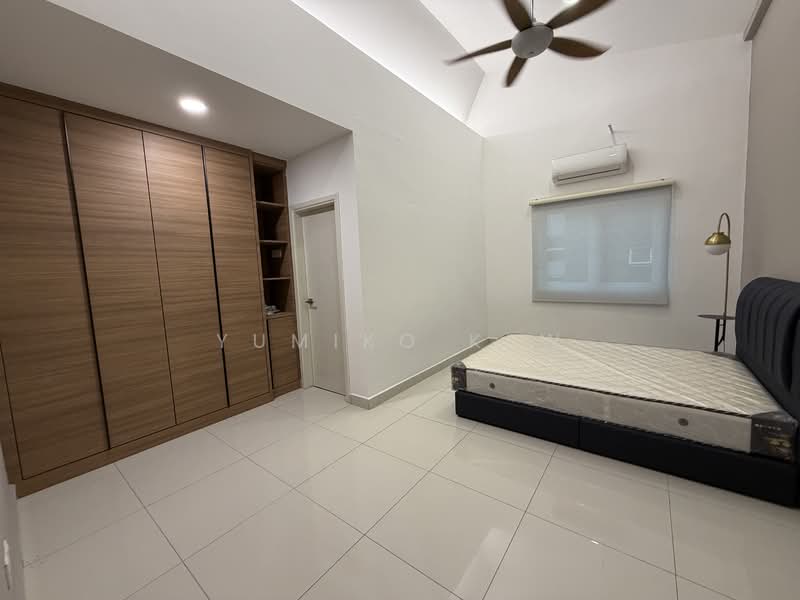Rumah Banglo untuk Dijual di Taman Bukit Suria (Cheras) - Yumiko Kew - Bedroom - PropertyGuru.com.my