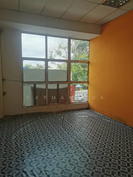 Shop / Office for Sale in Taman Cheng Baru (Cheng) - Carman Lua - Interior - PropertyGuru.com.my
