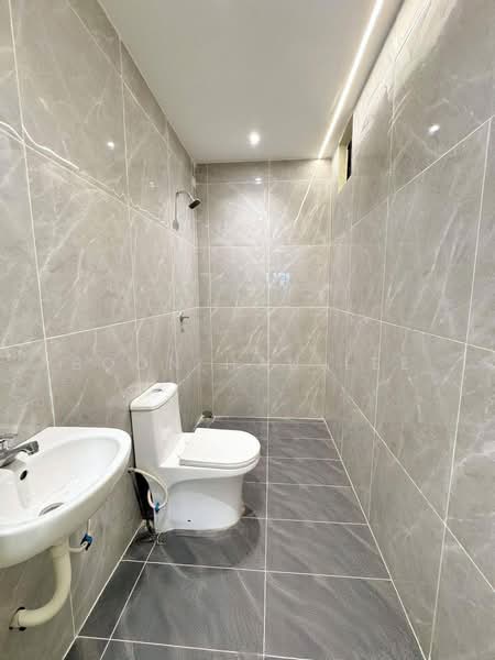 Taman Skudai Baru untuk Untuk Dijual - RM 708,000, Apr 2026 - Bathroom - PropertyGuru.com.my