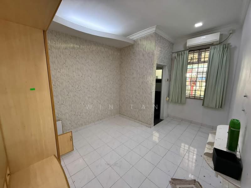 1-storey Terraced House for Sale in Taman Puteri Wangsa (Ulu Tiram) - Win Tan - Interior - PropertyGuru.com.my