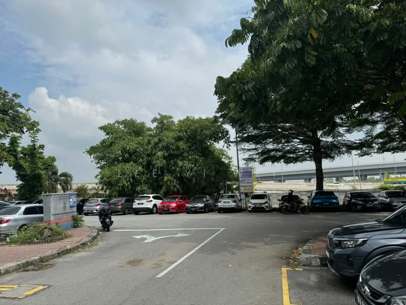 Shop for Rent in Seksyen 8 (Kota Damansara) - Lee Yi Wei - Car Park - PropertyGuru.com.my