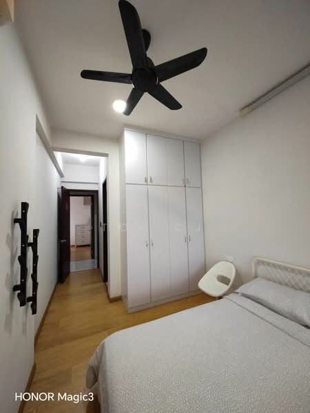 Kondominium untuk Dijual di Royal Strand @ Country Garden Danga Bay - Tok CJ - Bedroom - PropertyGuru.com.my