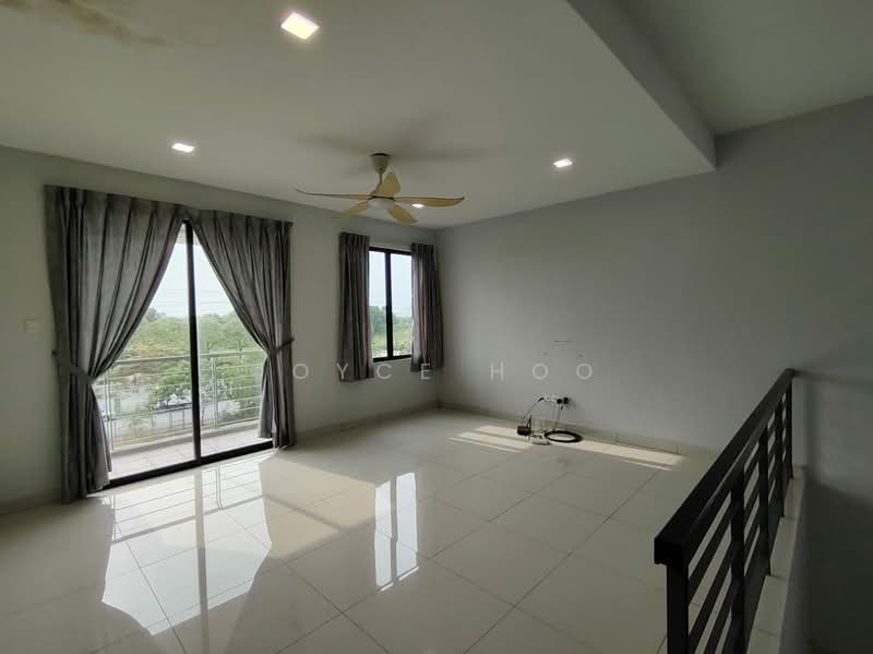Taman Putra Impiana (Phase 2) untuk Untuk Dijual - RM 1,030,000, Apr 2026 - Balcony - PropertyGuru.com.my