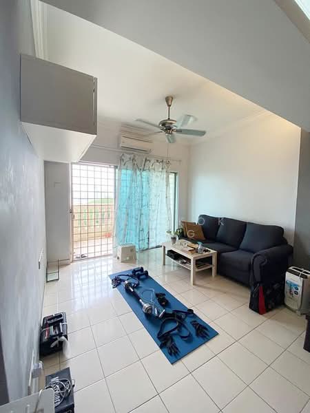 Apartment for Sale at Sri Bayu Apartments - Chow Kok Toong - Living Room - PropertyGuru.com.my