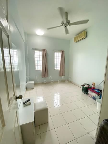 Apartment for Sale at Sri Bayu Apartments - Chow Kok Toong - Bedroom - PropertyGuru.com.my