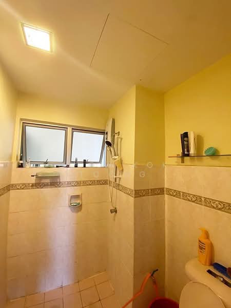 Apartment for Sale at Sri Bayu Apartments - Chow Kok Toong - Bathroom - PropertyGuru.com.my