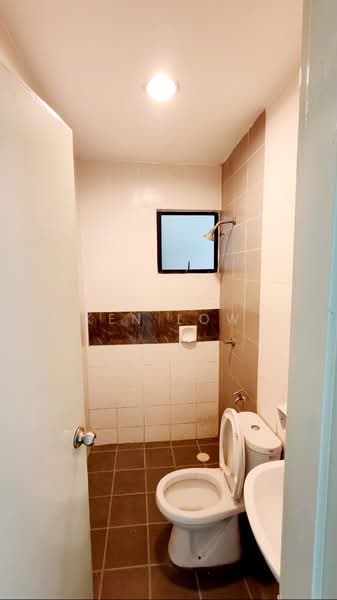 Townhouse for Rent in Bandar Baru Sungai Long (Kajang) - Ken Low - Bathroom - PropertyGuru.com.my