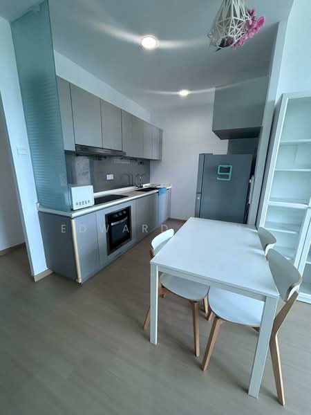 Service Residence for Rent at Crescent Bay Suites (Teluk Bayu) - Edward Tan - Kitchen - PropertyGuru.com.my