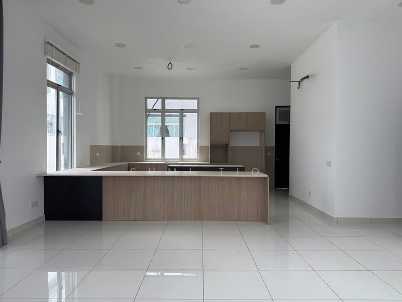 Semi-Detached House for Sale in Taman Nusa Bestari (Iskandar Puteri (Nusajaya)) - Sumi Tio - Kitchen - PropertyGuru.com.my