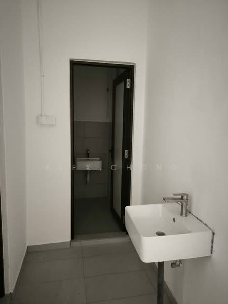 Taman Ungku Tun Aminah untuk Untuk Disewa - RM 4,600 /bulan, Apr 2026 - Bathroom - PropertyGuru.com.my